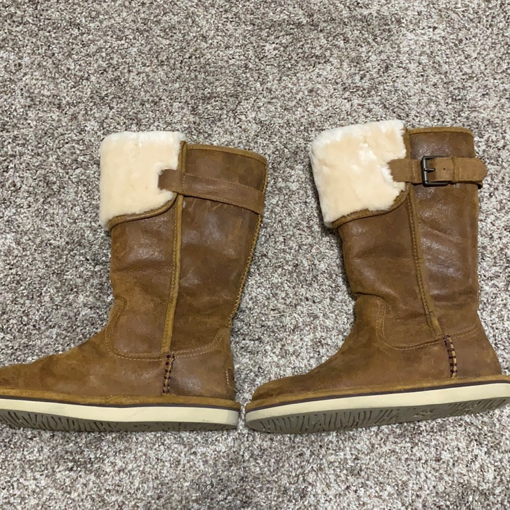 UGG BrownMid Calf Boots with Fur